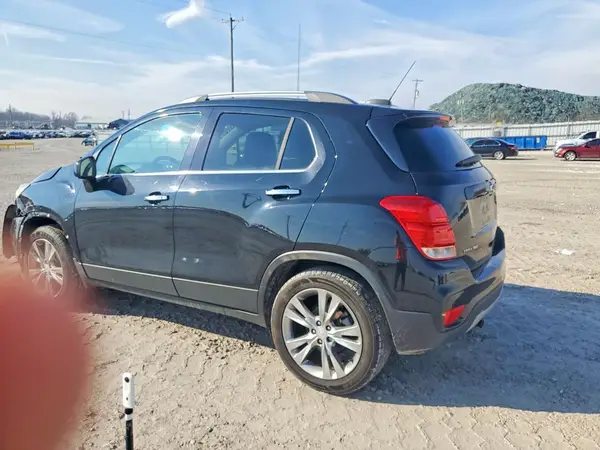 3GNCJPSB0KL328873 2019 CHEVROLET TRAX - Image 2