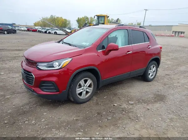 3GNCJPSB0KL366460 2019 CHEVROLET TRAX - Image 2