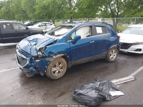 3GNCJPSB0KL374266 2019 CHEVROLET TRAX - Image 2