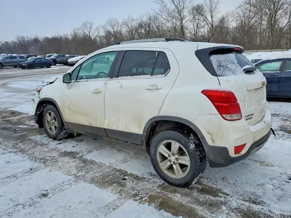 3GNCJPSB0KL401059 2019 CHEVROLET TRAX - Image 2