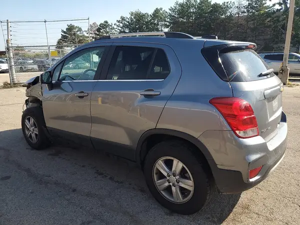 3GNCJPSB0LL137603 2020 CHEVROLET TRAX - Image 2
