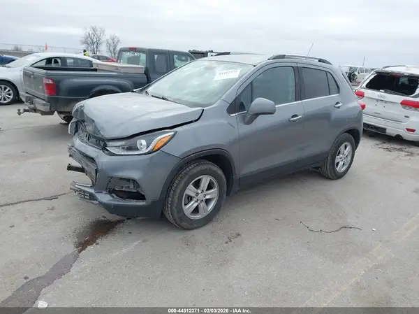 3GNCJPSB0LL156247 2020 CHEVROLET TRAX - Image 2