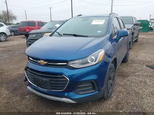 3GNCJPSB0LL163618 2020 CHEVROLET TRAX - Image 2
