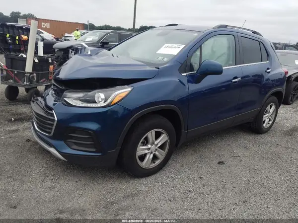 3GNCJPSB0LL163988 2020 CHEVROLET TRAX - Image 2