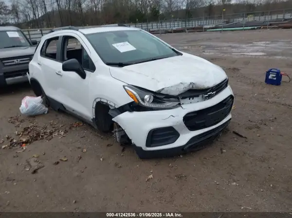 3GNCJPSB0LL171637 2020 CHEVROLET TRAX - Image 1