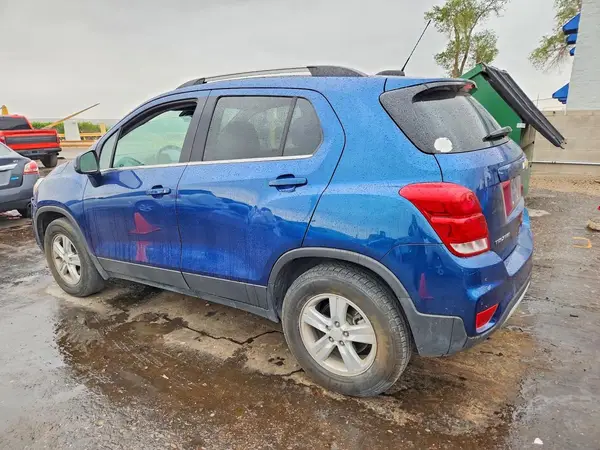 3GNCJPSB0LL179608 2020 CHEVROLET TRAX - Image 2