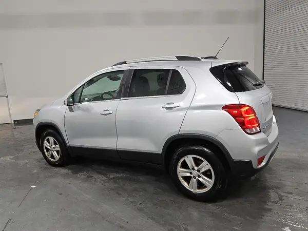 3GNCJPSB0LL188941 2020 CHEVROLET TRAX - Image 2