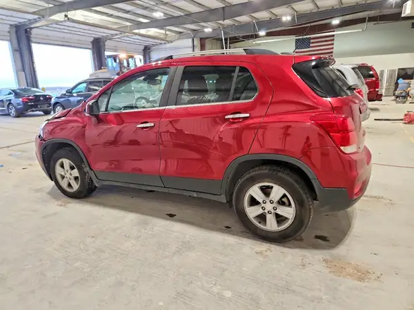 3GNCJPSB0LL195825 2020 CHEVROLET TRAX - Image 2