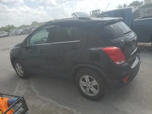 3GNCJPSB0LL215913 2020 CHEVROLET TRAX - Image 2