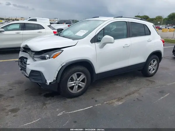 3GNCJPSB0LL248085 2020 CHEVROLET TRAX - Image 2