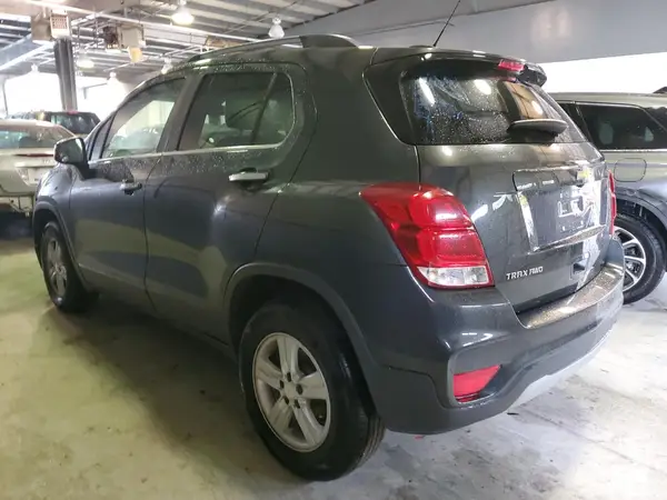 3GNCJPSB0LL250273 2020 CHEVROLET TRAX - Image 2