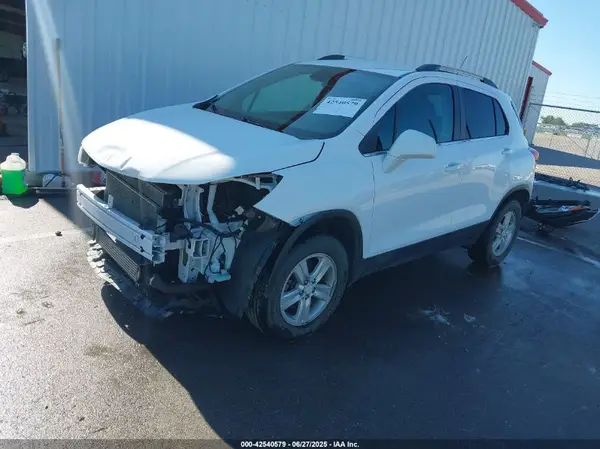 3GNCJPSB0LL252086 2020 CHEVROLET TRAX - Image 2