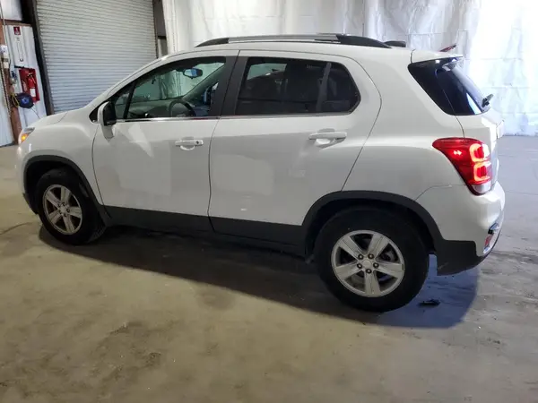 3GNCJPSB0LL262097 2020 CHEVROLET TRAX - Image 2