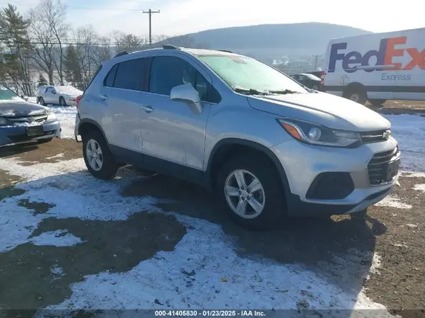 3GNCJPSB0LL266005 2020 CHEVROLET TRAX - Image 1