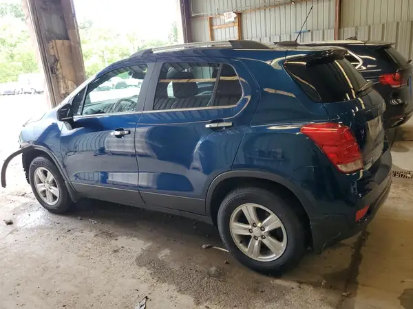 3GNCJPSB0LL294502 2020 CHEVROLET TRAX - Image 2