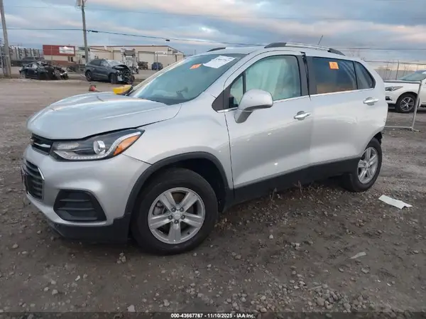 3GNCJPSB0LL329376 2020 CHEVROLET TRAX - Image 2