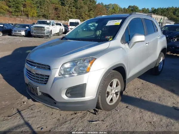 3GNCJPSB1GL204067 2016 CHEVROLET TRAX - Image 2