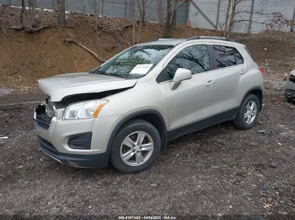 3GNCJPSB1GL214016 2016 CHEVROLET TRAX - Image 2
