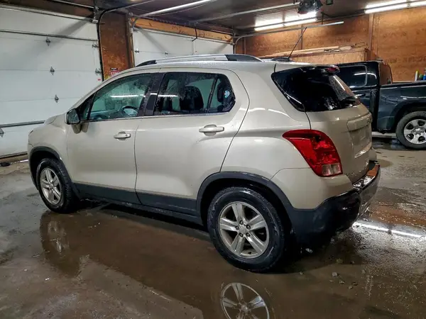 3GNCJPSB1GL237697 2016 CHEVROLET TRAX - Image 2