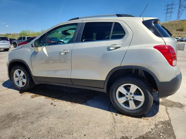 3GNCJPSB1GL237957 2016 CHEVROLET TRAX - Image 2