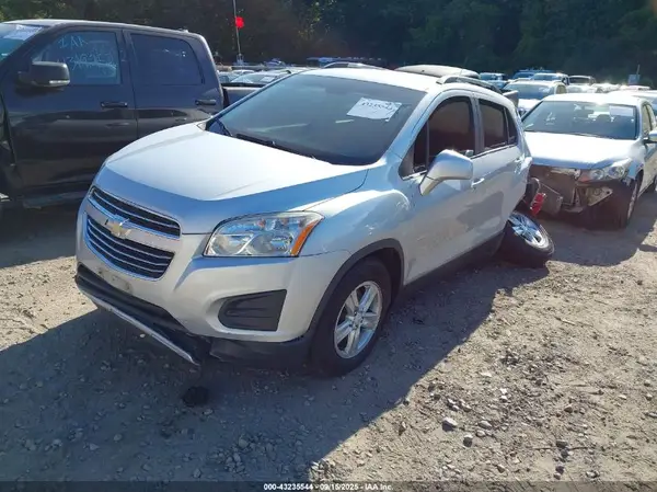3GNCJPSB1GL241264 2016 CHEVROLET TRAX - Image 2