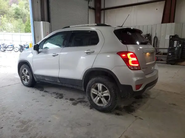 3GNCJPSB1HL166180 2017 CHEVROLET TRAX - Image 2