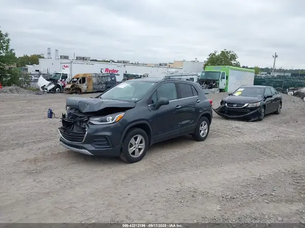 3GNCJPSB1HL249494 2017 CHEVROLET TRAX - Image 2