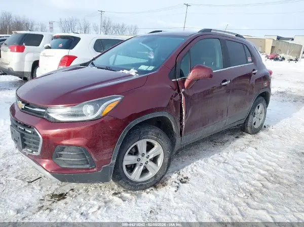 3GNCJPSB1HL257322 2017 CHEVROLET TRAX - Image 2