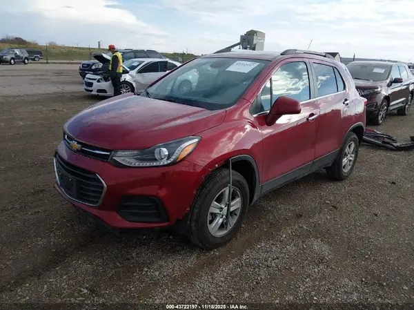 3GNCJPSB1JL156271 2018 CHEVROLET TRAX - Image 2