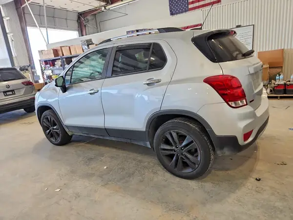 3GNCJPSB1JL177489 2018 CHEVROLET TRAX - Image 2