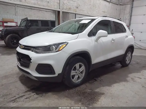 3GNCJPSB1JL218624 2018 CHEVROLET TRAX - Image 2