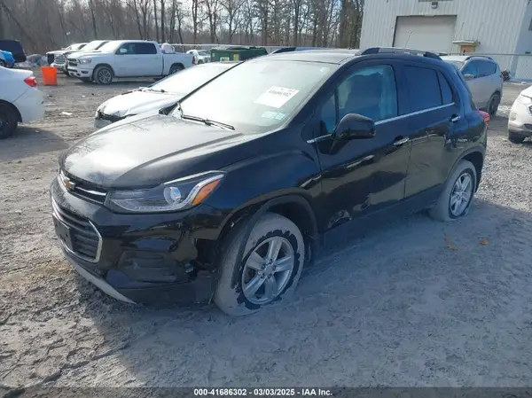 3GNCJPSB1JL231115 2018 CHEVROLET TRAX - Image 2