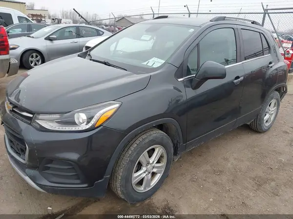 3GNCJPSB1JL262994 2018 CHEVROLET TRAX - Image 2