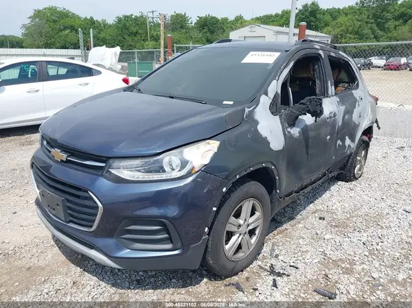 3GNCJPSB1JL277088 2018 CHEVROLET TRAX - Image 2