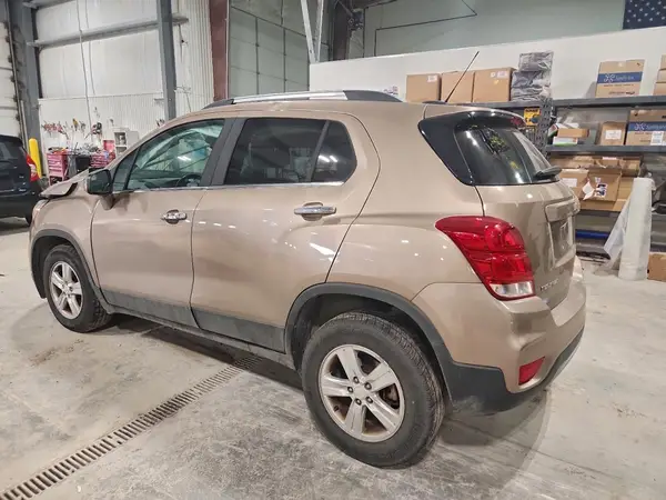 3GNCJPSB1JL292576 2018 CHEVROLET TRAX - Image 2