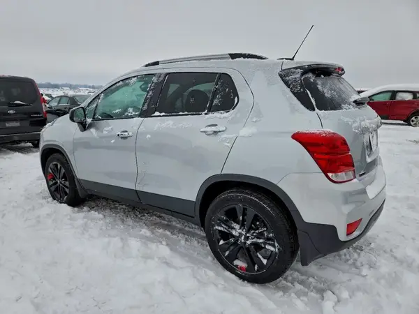 3GNCJPSB1JL300479 2018 CHEVROLET TRAX - Image 2