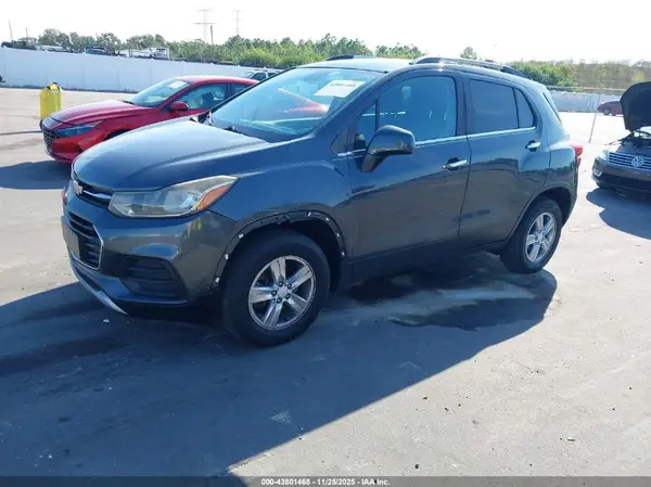 3GNCJPSB1JL306525 2018 CHEVROLET TRAX - Image 2