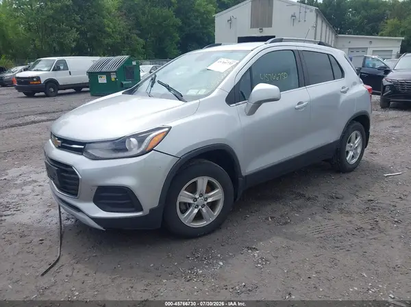 3GNCJPSB1JL308632 2018 CHEVROLET TRAX - Image 2