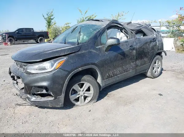 3GNCJPSB1JL338262 2018 CHEVROLET TRAX - Image 2