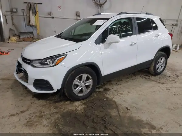 3GNCJPSB1JL348418 2018 CHEVROLET TRAX - Image 2
