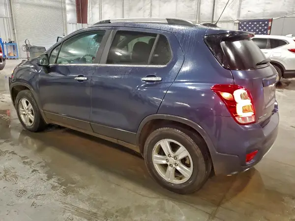 3GNCJPSB1JL389745 2018 CHEVROLET TRAX - Image 2