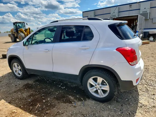 3GNCJPSB1KL121232 2019 CHEVROLET TRAX - Image 2