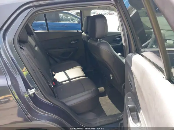 3GNCJPSB1KL142789 2019 CHEVROLET TRAX - Image 8
