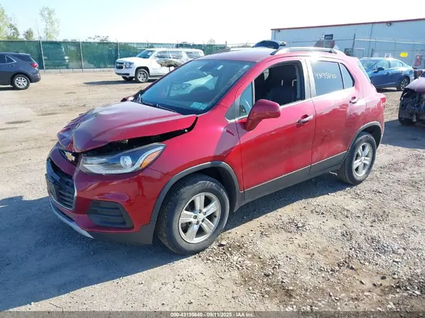3GNCJPSB1KL157146 2019 CHEVROLET TRAX - Image 2