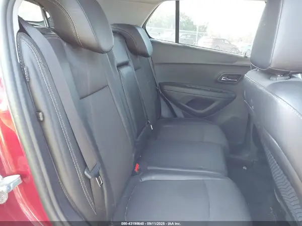 3GNCJPSB1KL157146 2019 CHEVROLET TRAX - Image 8