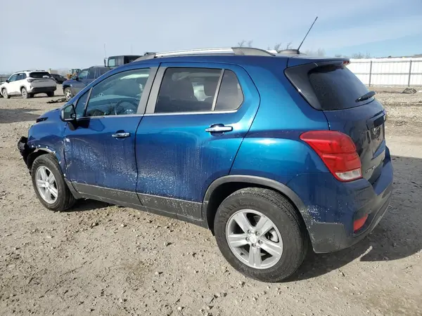 3GNCJPSB1KL176005 2019 CHEVROLET TRAX - Image 2