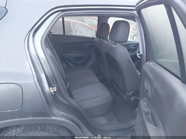 3GNCJPSB1KL208225 2019 CHEVROLET TRAX - Image 8