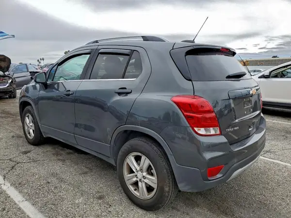 3GNCJPSB1KL262415 2019 CHEVROLET TRAX - Image 2