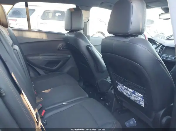 3GNCJPSB1KL285208 2019 CHEVROLET TRAX - Image 8