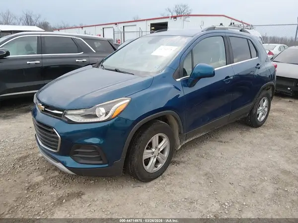 3GNCJPSB1KL285211 2019 CHEVROLET TRAX - Image 2